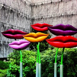 #hotelfouquetsbarriereparis #lips #colors #terrace #hotel #paris #georgesV #avenuedeschamps-elysees #august #stylishtravellers #intopassion