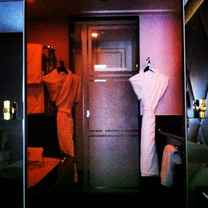 #hotelfouquetsbarriereparis #room412 #bathroom #hotel #paris #georgesV #avenuedeschamps-elysees #august #stylishtravellers #intopassion