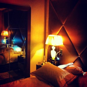 #hotelfouquetsbarriereparis #room412 #bed #hotel #paris #georgesV #avenuedeschamps-elysees #august #stylishtravellers #intopassion